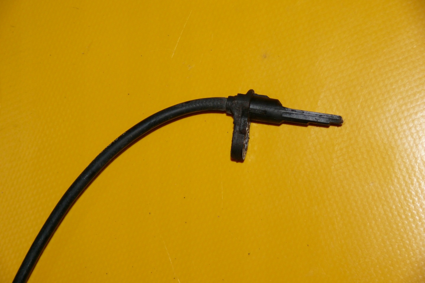 sensor ABS right front SUBARU IMPREZA III 3 XV 2.0D 150KM EE20Z 27540AG10