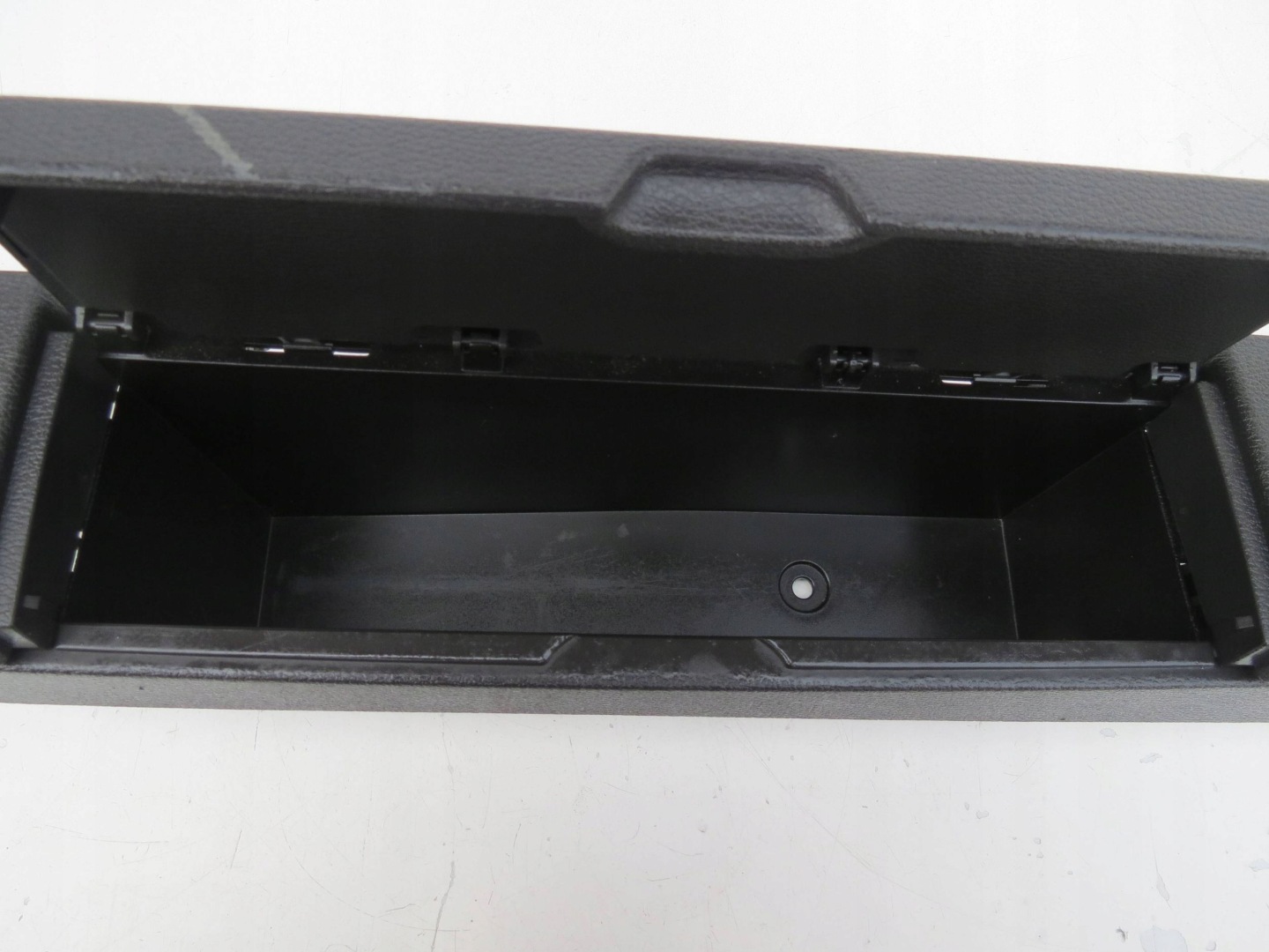 passenger compartment boot left rear part VOLVO XC90 3.2 2013r (07-14)