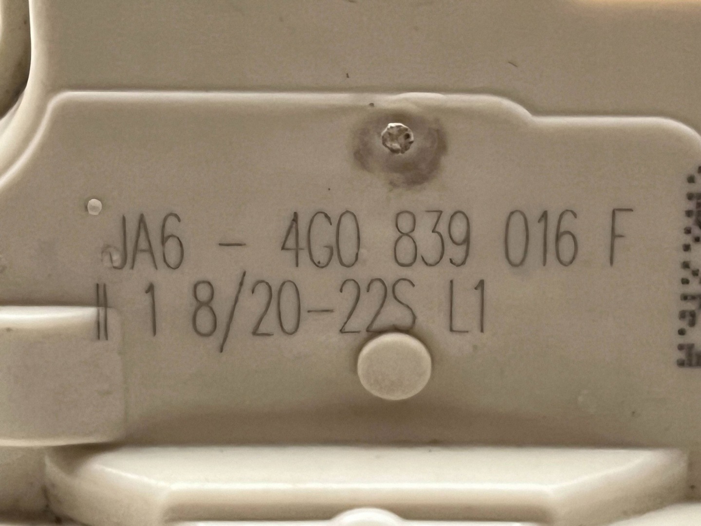 AUDI A6 C7 lock door right rear part 4G0839016F @M