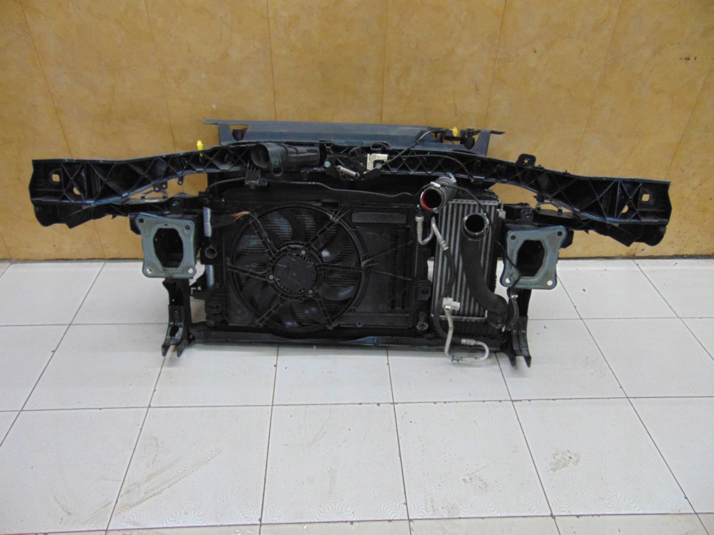 PAS PRZEDNI CHŁODNICE FORD KUGA MK2 LIFT 1.5D