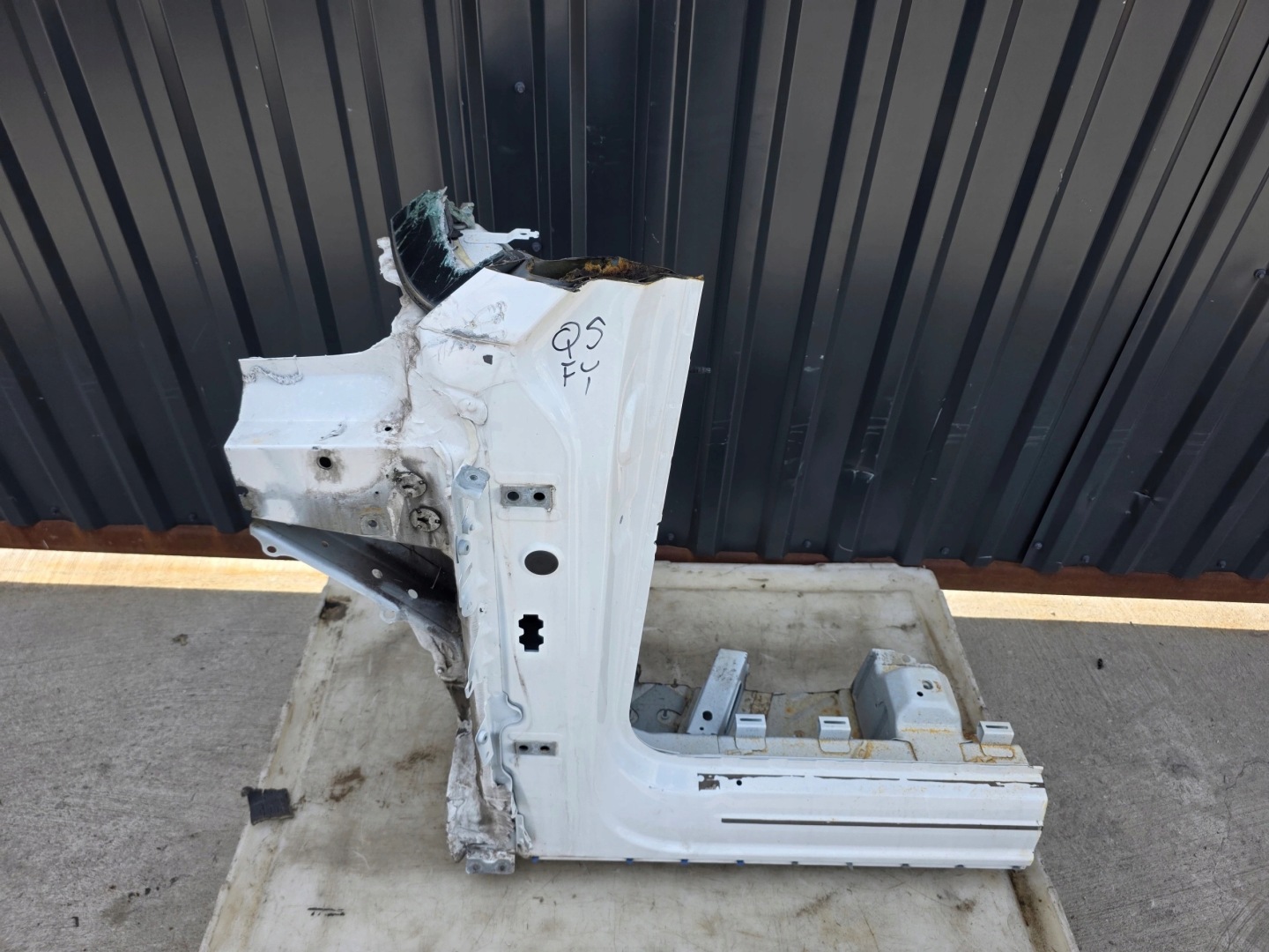 quarter threshold BOK left side pillar A AUDI Q5 80A FY original ! *1