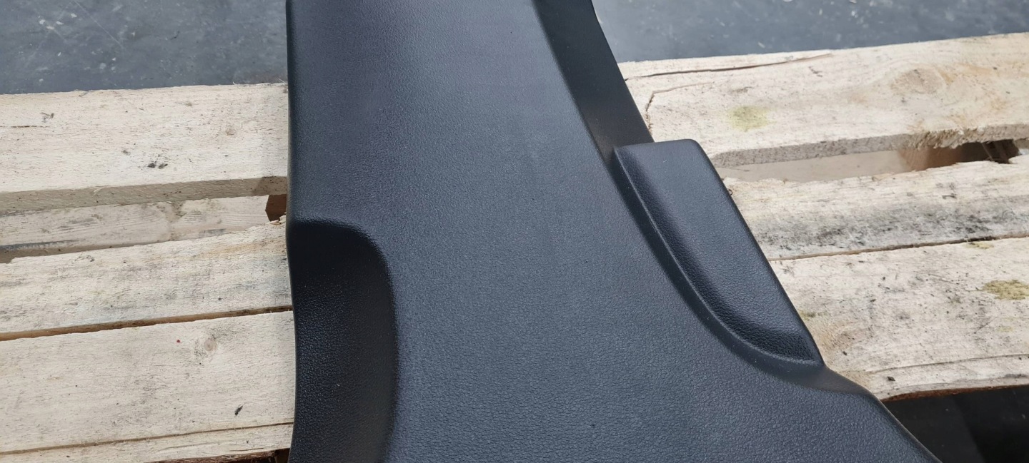 A6 C8 4K S6 cover side SLUPKA SRODKOWEGO left left front 4K0867239 23R