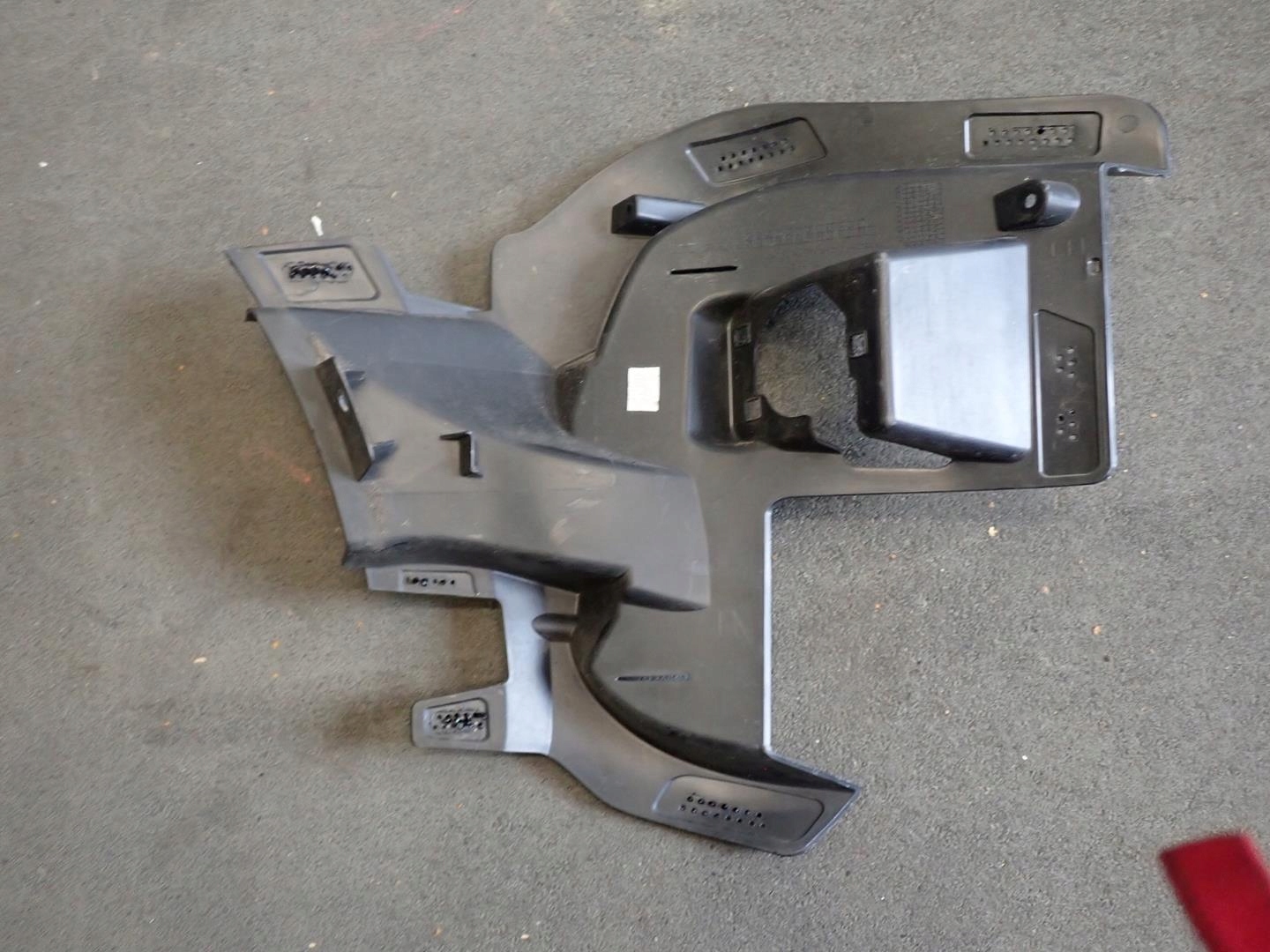 držák mlhovky levý předek FORD PUMA MK2 2019- L1TB-17E889-B