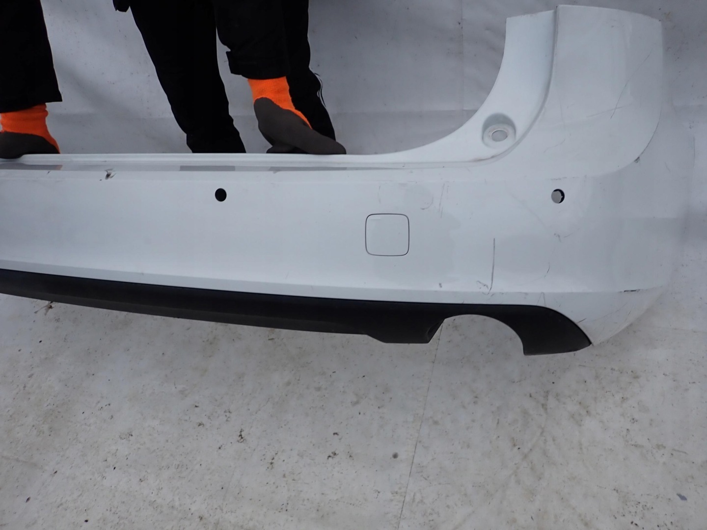 VOLVO V90 16-> bumper rear part rear PDC