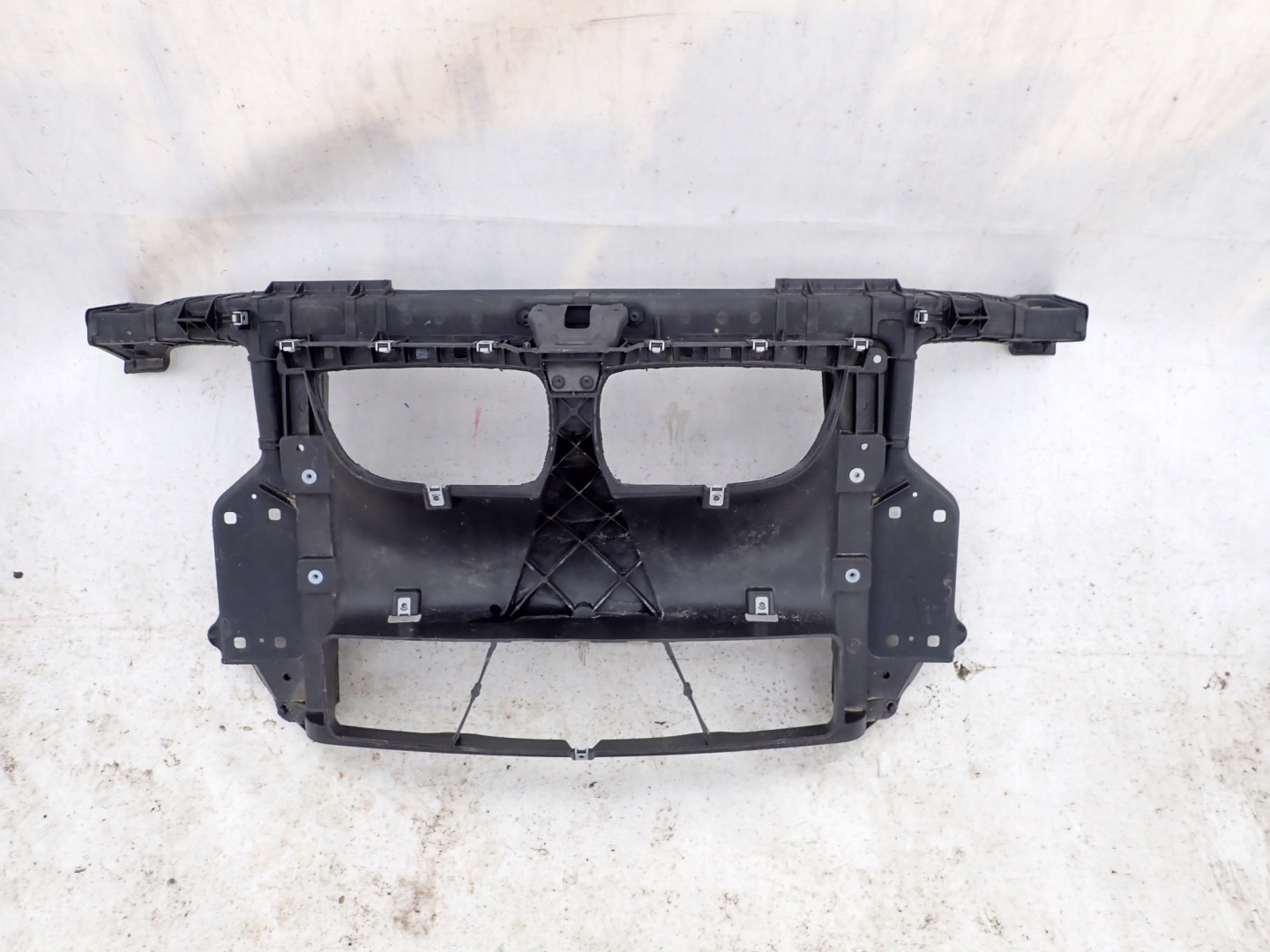 BMW 1 E87 04-11 Armature Traverse