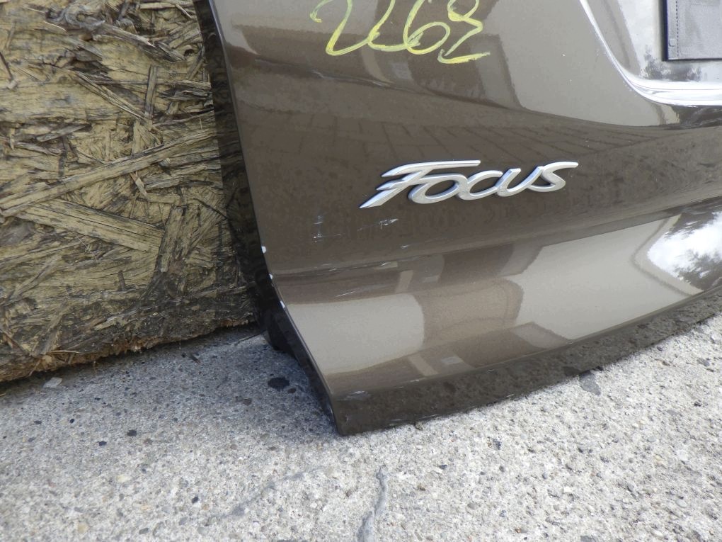 FORD FOCUS III MK3 KOMBI 10- cap bonnet moulding