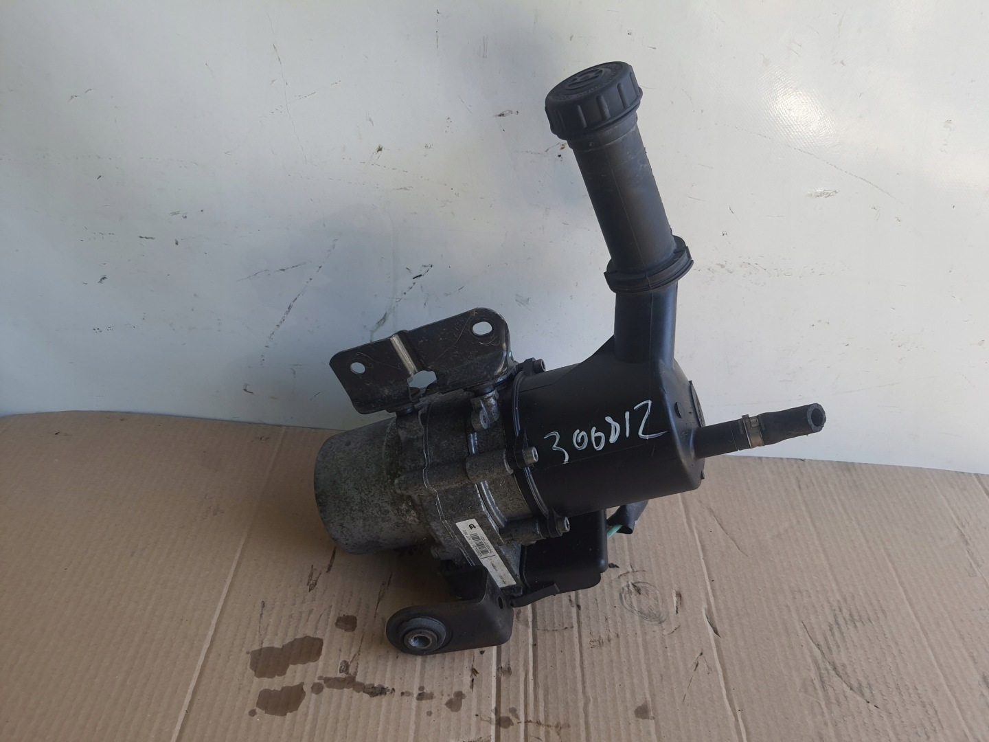 PEUGEOT 3008 09-13 servo pump