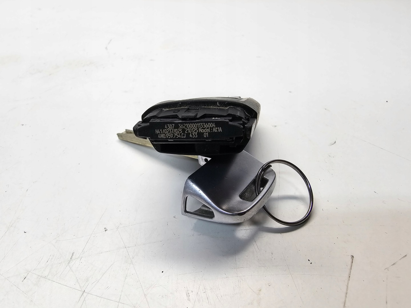 key PILOT AUDI A4 B9 A5 8W Q7 4M 4M0959754CJ