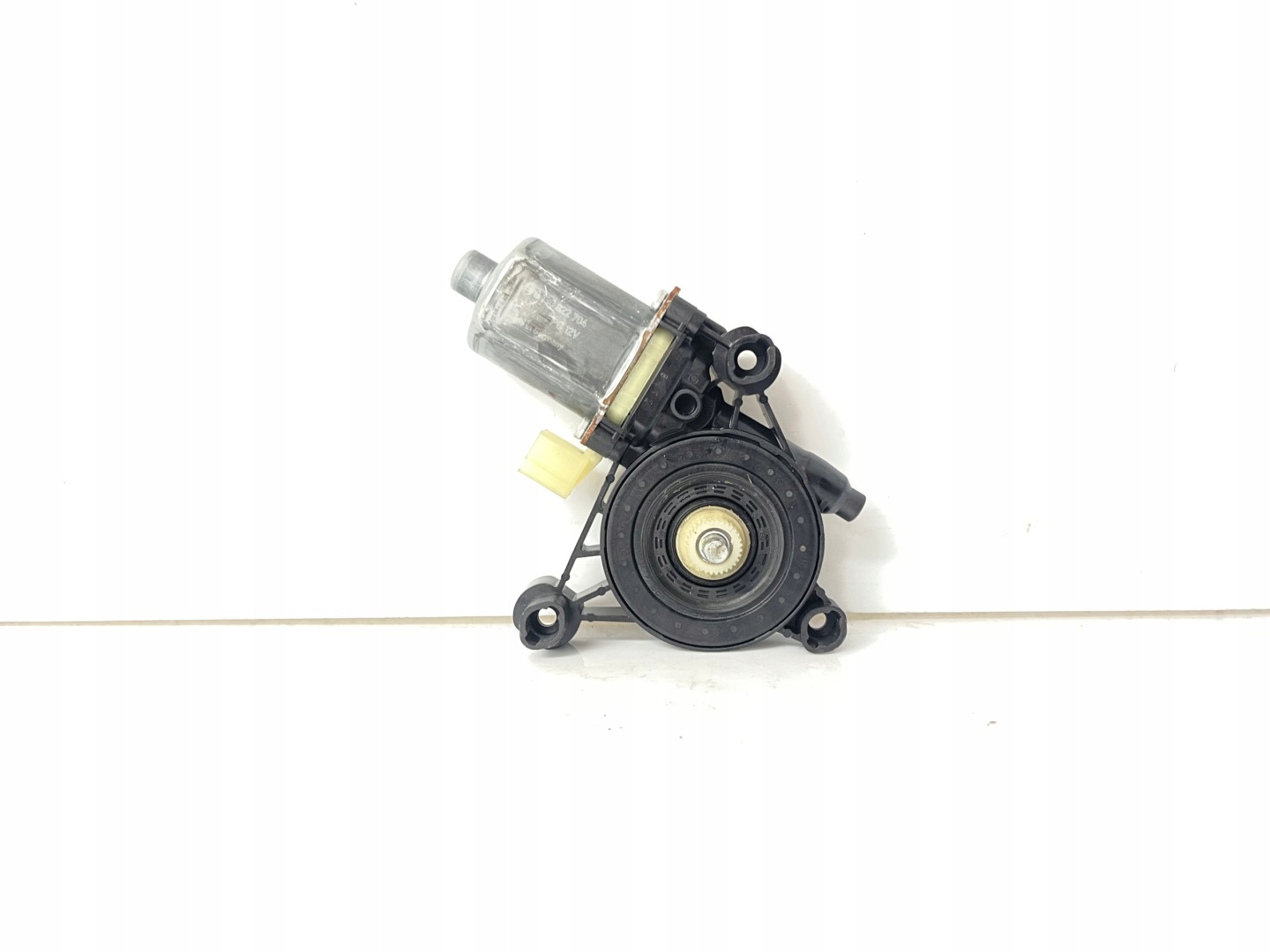 AUDI A4 B9 mini motor windows right front 8W0959802