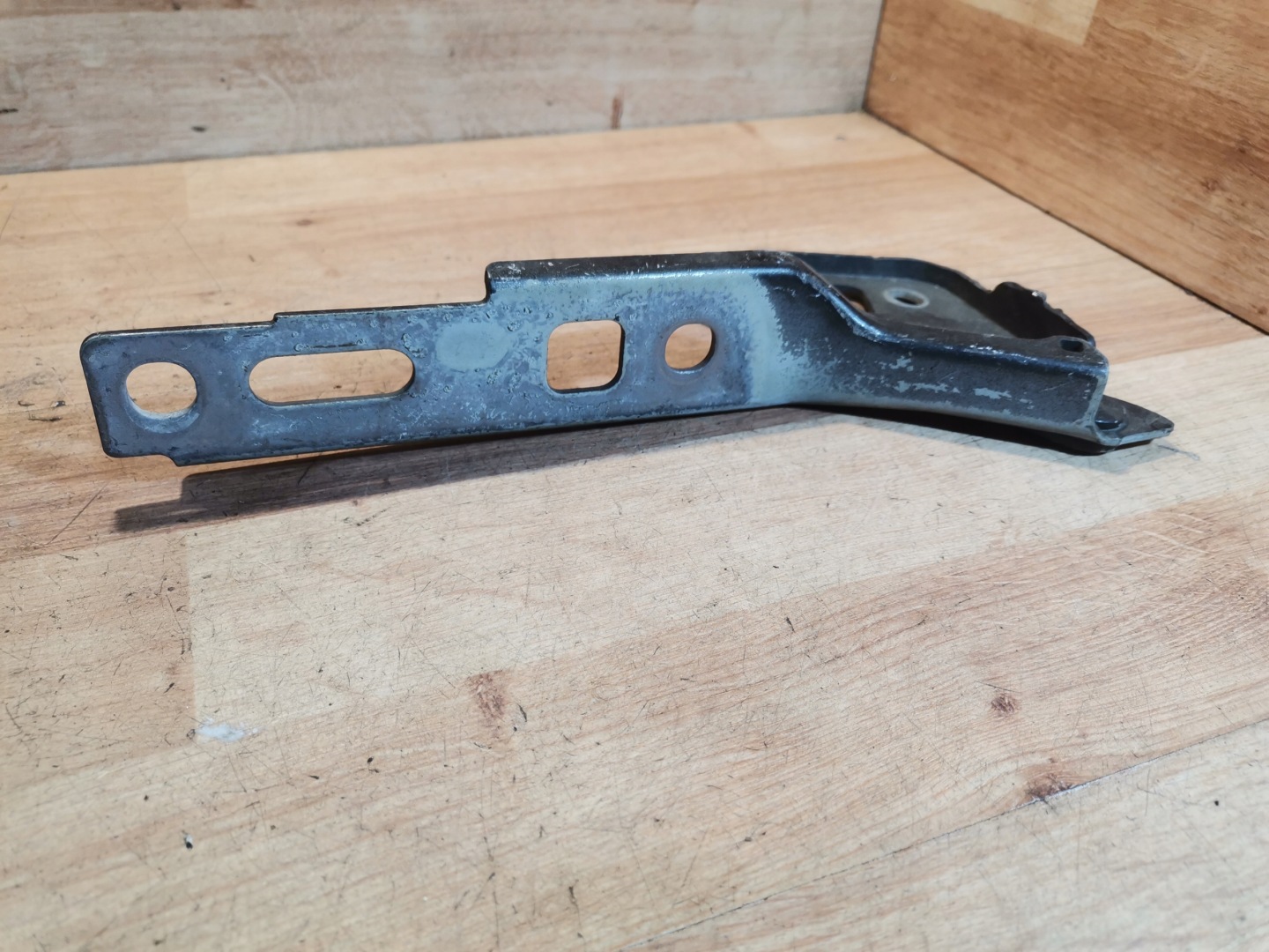 hinge bonnets left front AUDI Q7 4L0823301