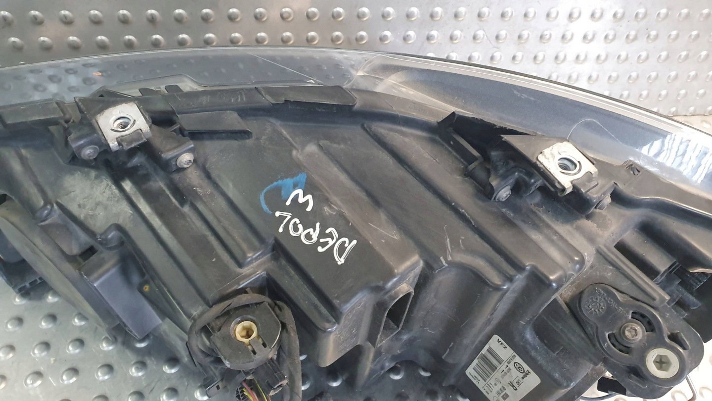 light front right VW POLO 6R 6R1941016E 08