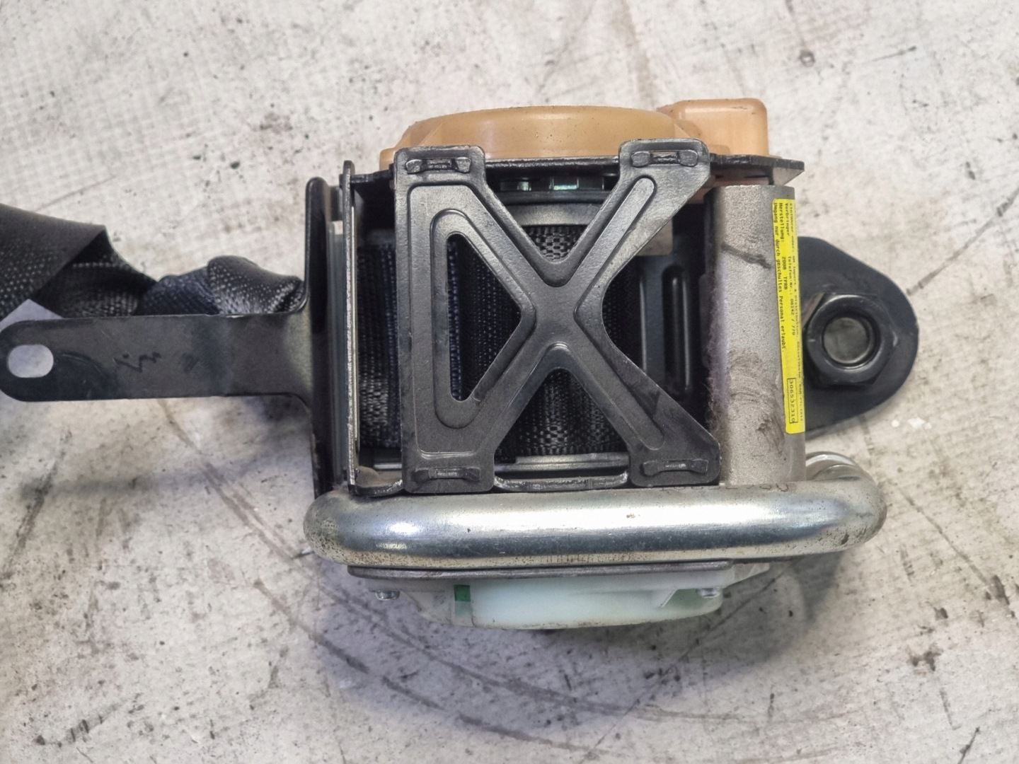 tension belt safety right front OE 3063932AA OPEL INSIGNIA A