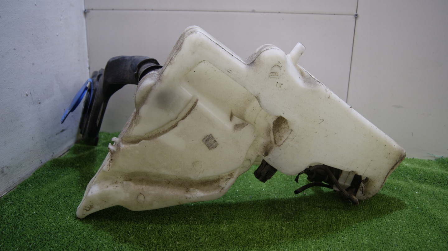 washer fluid tank AUDI A4 B8 8T1955463B 8T0955453B