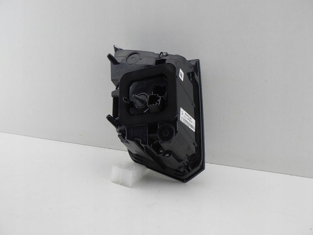 PEUGEOT 3008 II 2 LIFT 21- light rear left
