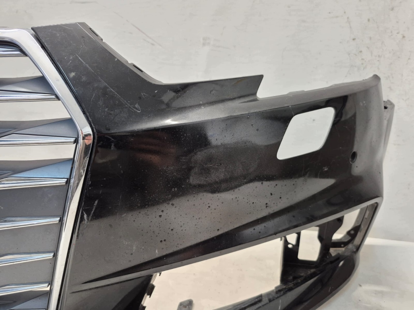 AUDI A4 B9 8W S-LINE 15-19 bumper front front SPR 4XPDC 8W0807437F