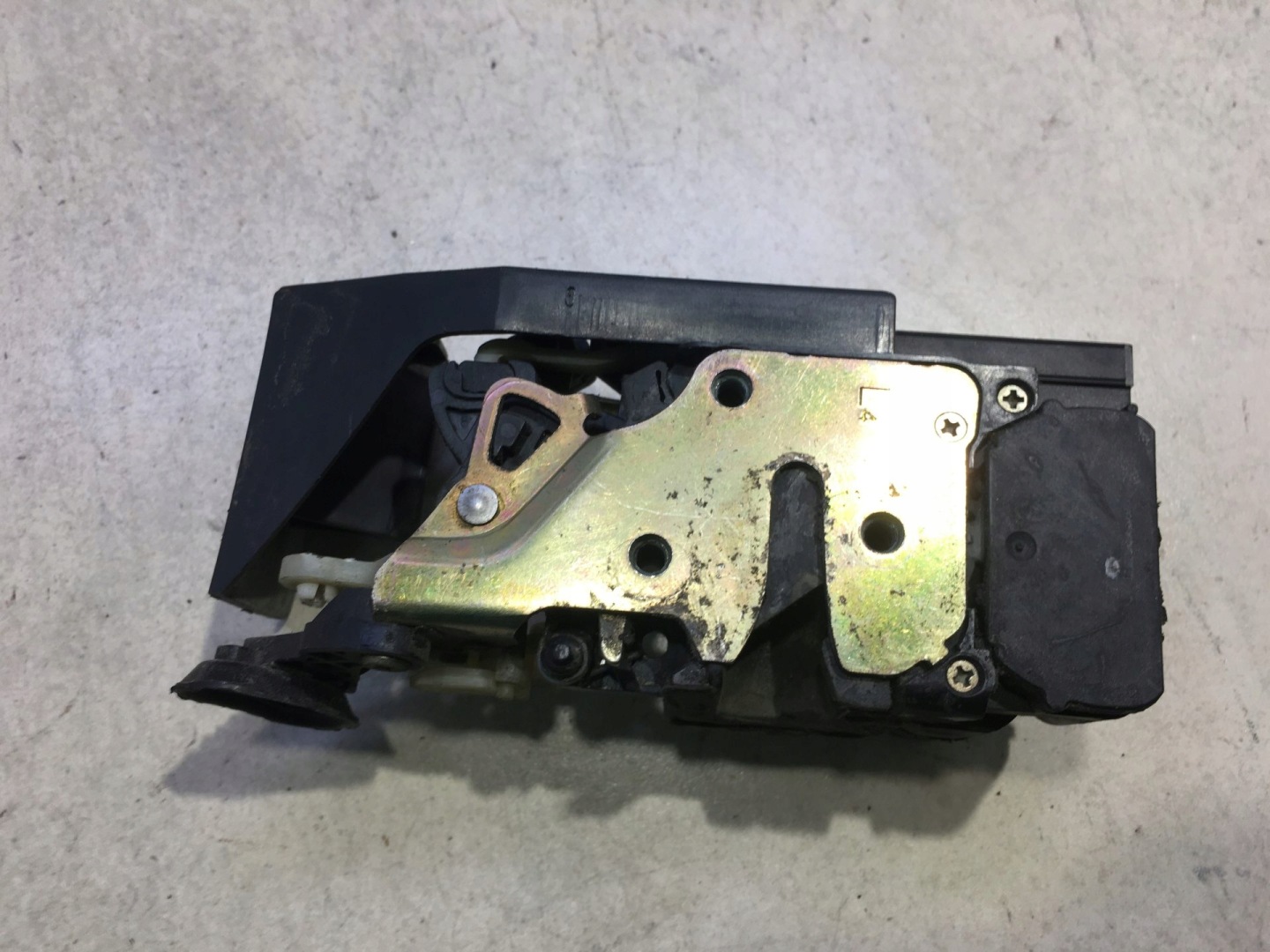 lock door left rear part ALFA ROMEO 156