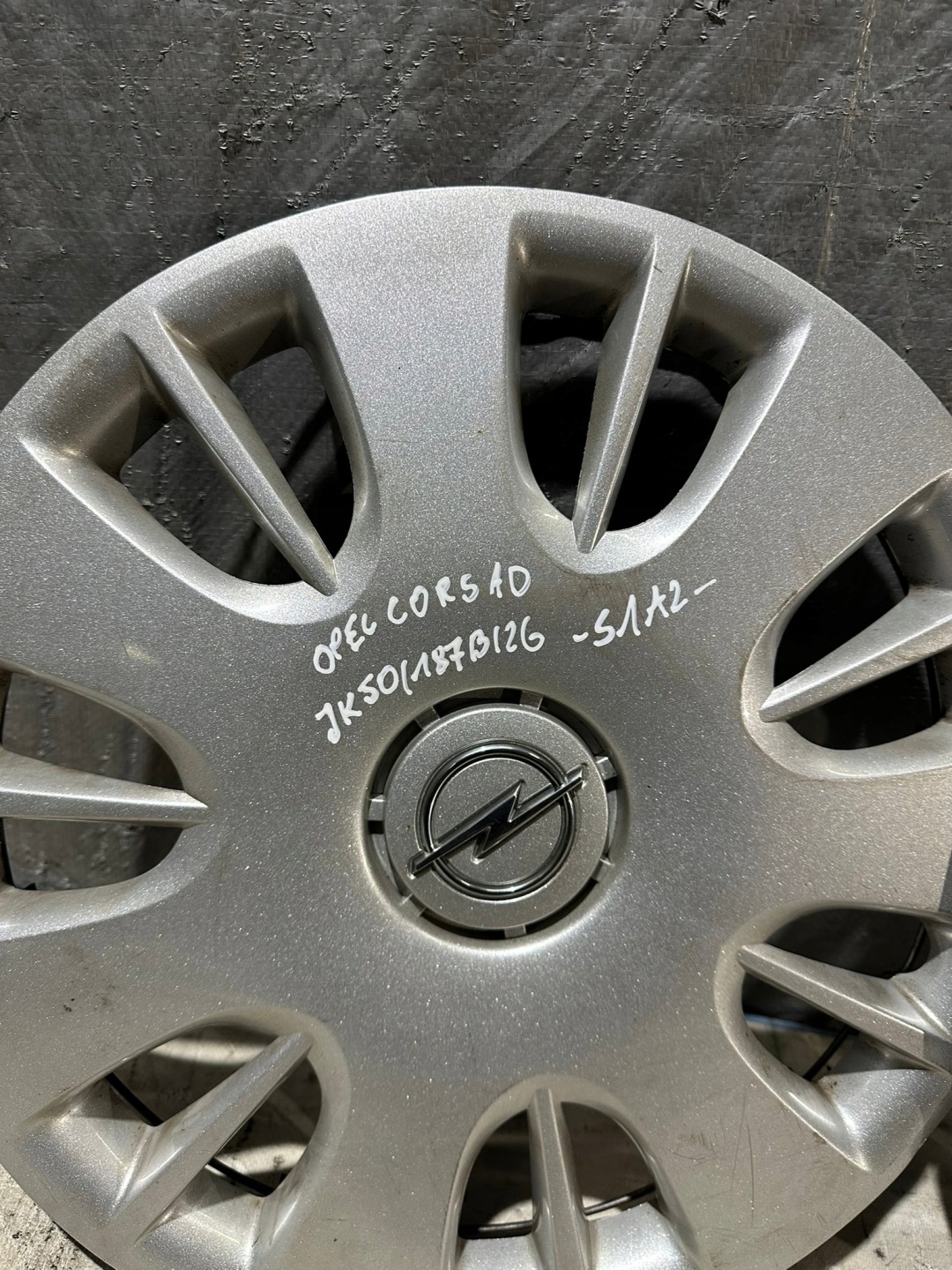 decorative disc cover KOMPLET OPEL CORSA D R15 13214814