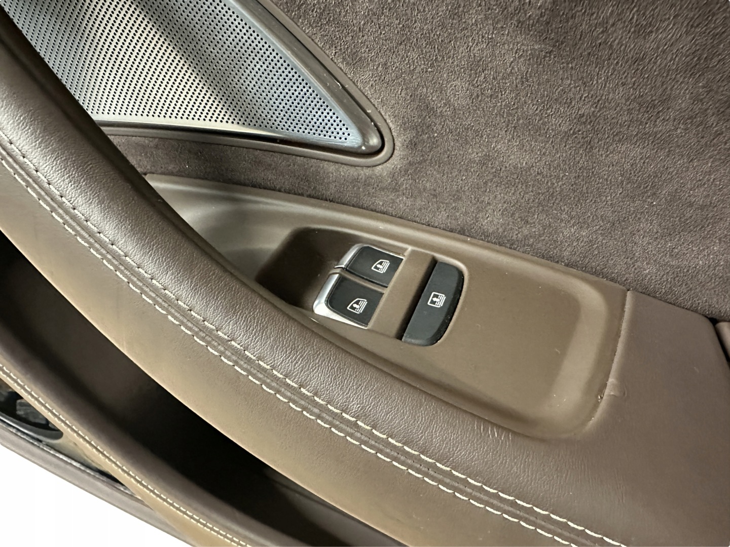 AUDI A8 4H D4 side door right rear part