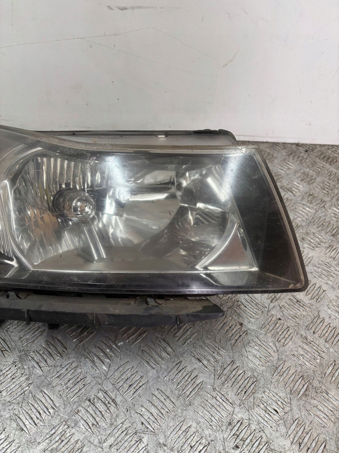 REFLEKTOR light right CHEVROLET CRUZE