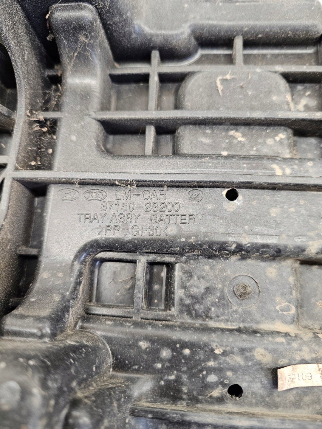 IX35 10-15R 1.7 CRDI držač akumulatora 37150-2S200