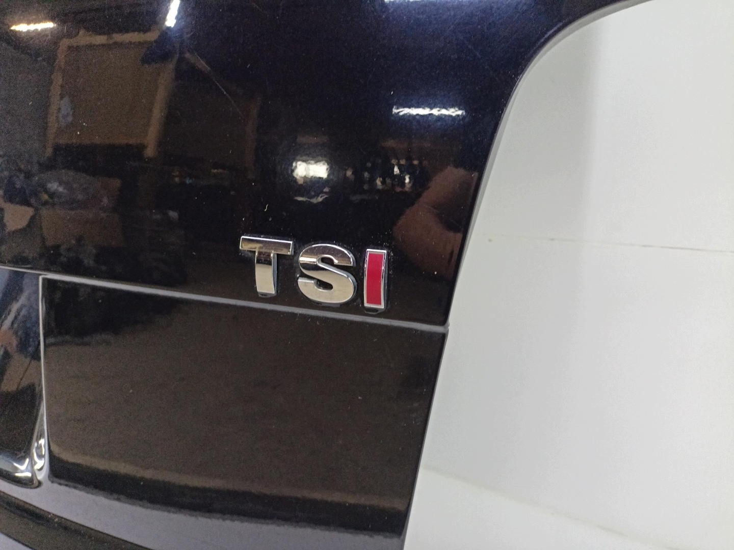 rear trunk door boot Volkswagen Touran facelift 2010