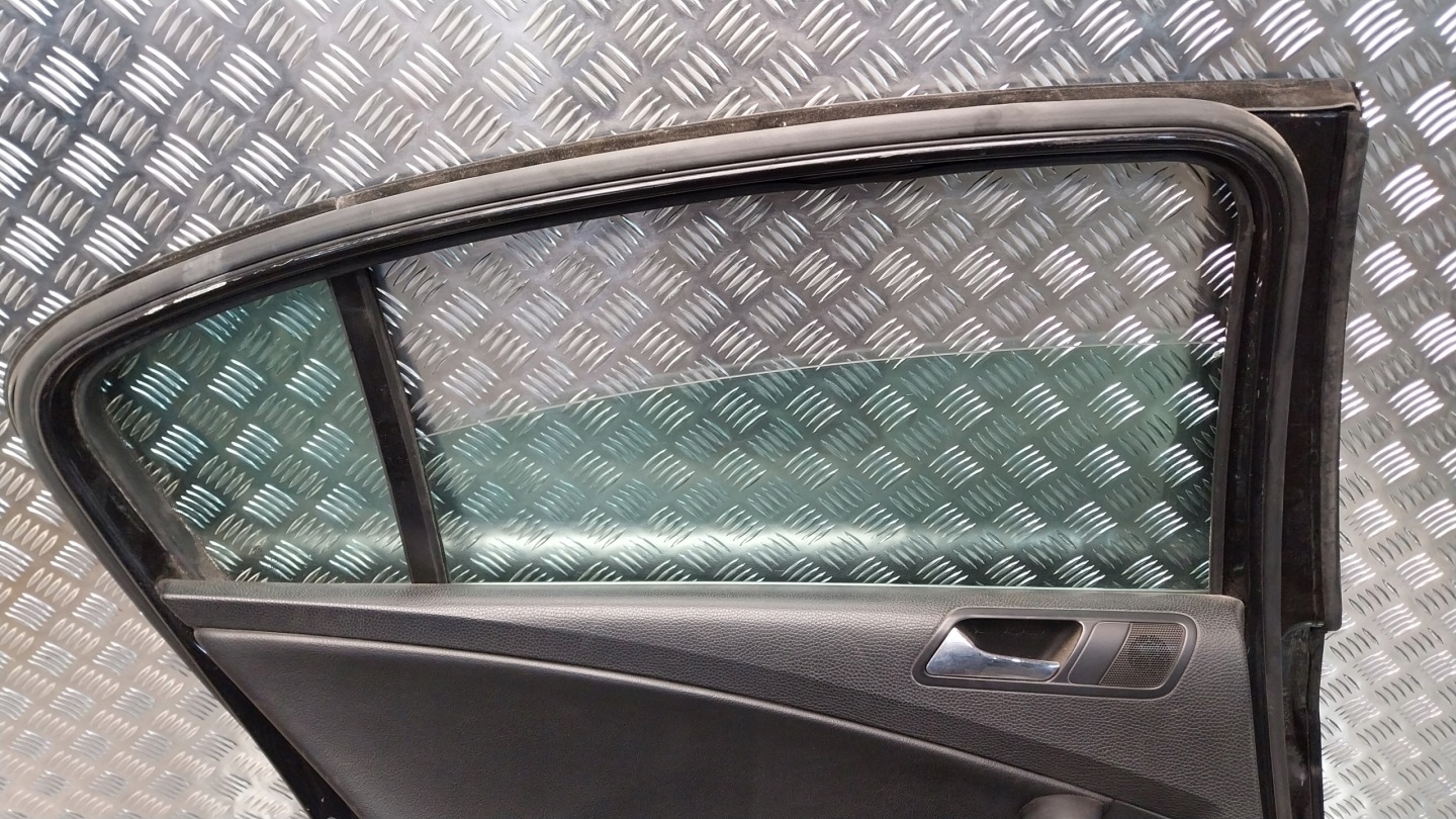Tür heck links VW PASSAT B6 Sedan 05