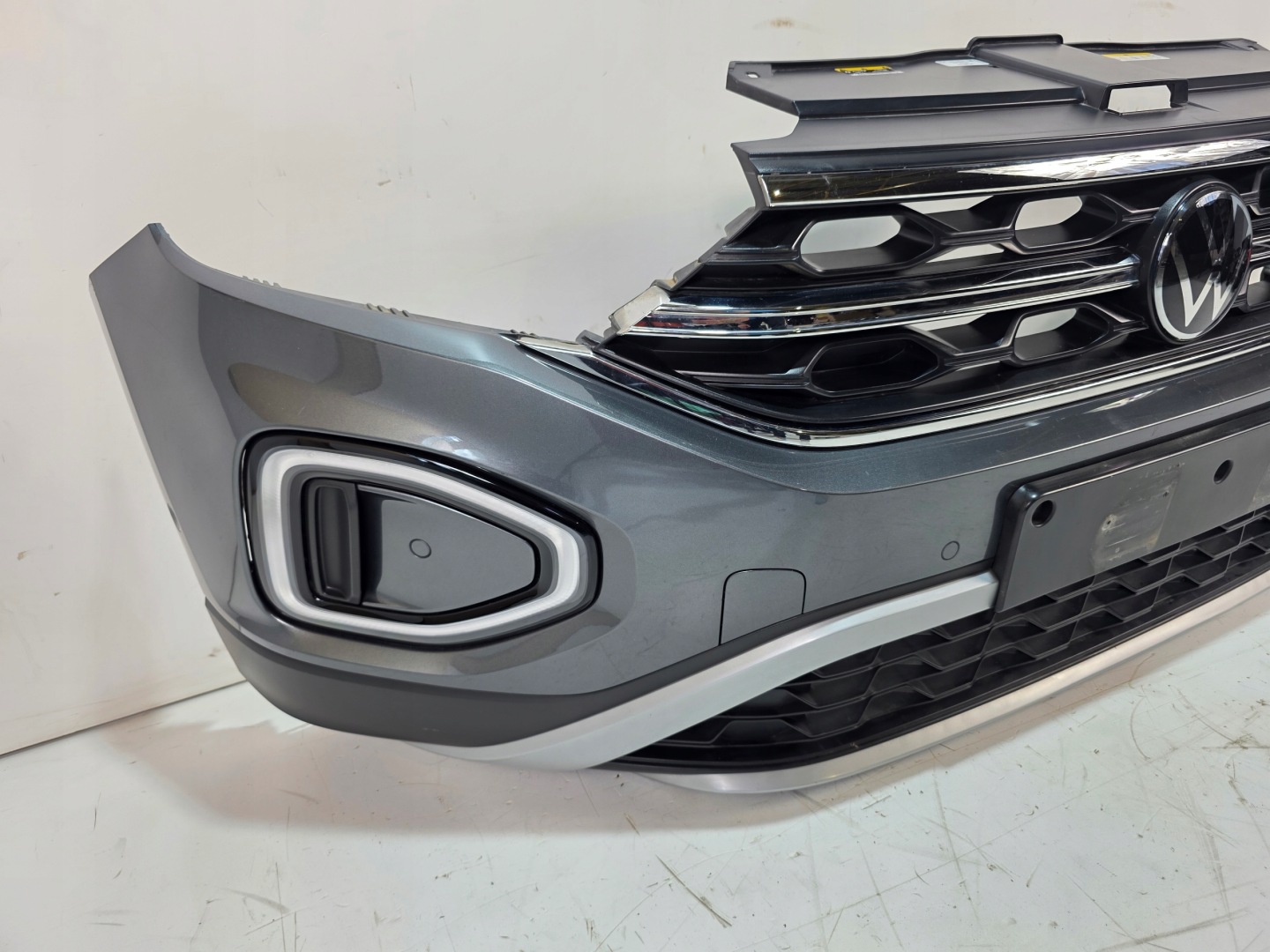 front bumper VW T-ROC 2GA LIFT 6XPDC LED LR7H