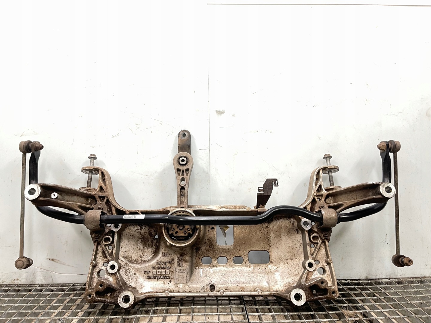 VW PASSAT B6 B7 SHARAN 7N TIGUAN sider axle beam subframe front 7N0199369A
