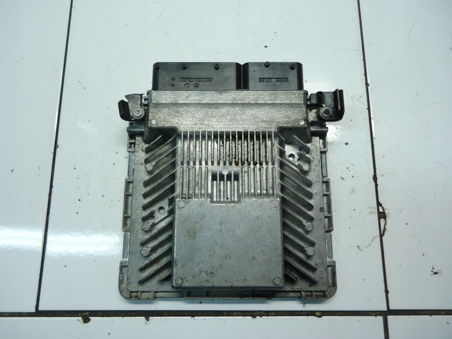 AUDI A4 B7 A6 C6 3.2 FSI V6 AUK computer control unit 8E0907559H 8E1910559