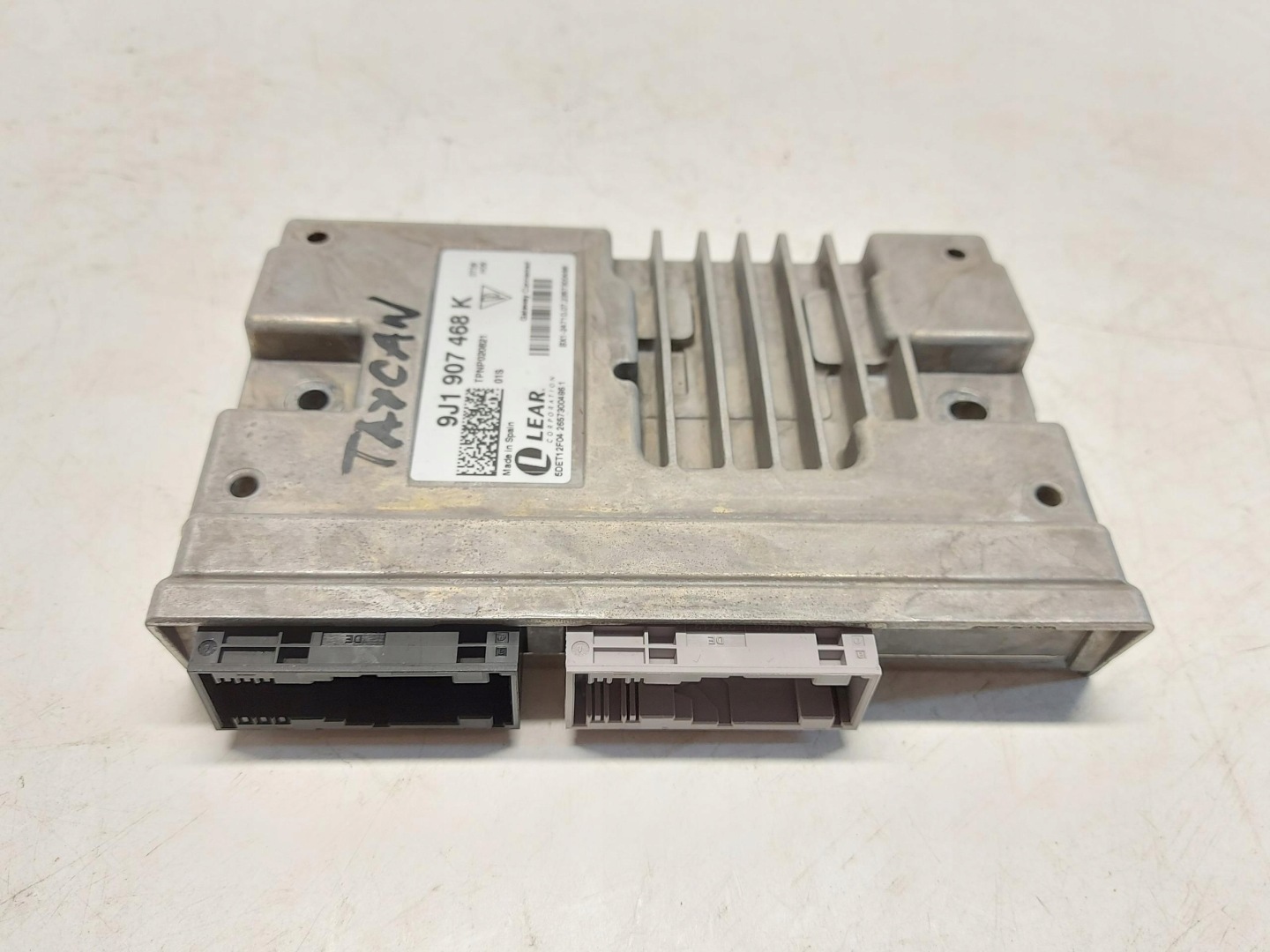 Porsche Taycan GTS 9J1 2023r module control unit GATEWAY 9J1907468K