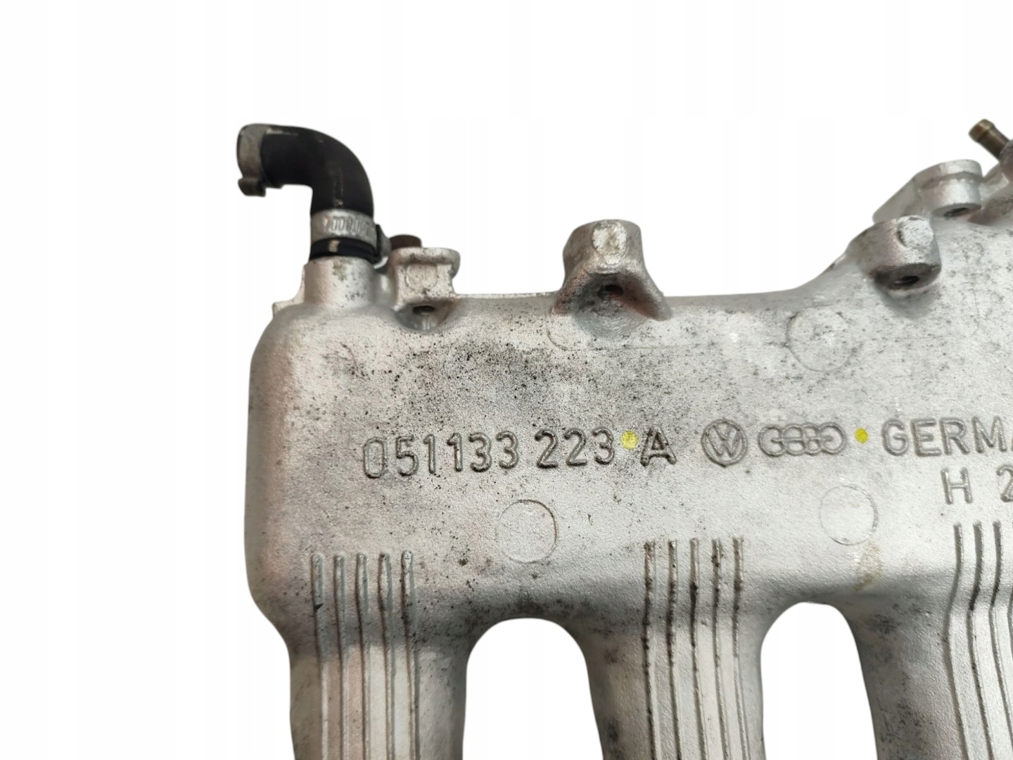 intake manifold VOLKSWAGEN PASSAT B4 2.0 9A 051133223A