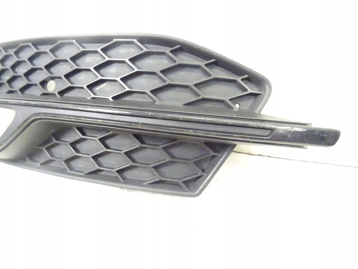 grid of a bumper front front left AUDI A3 8V S-LINE 8V3807681G