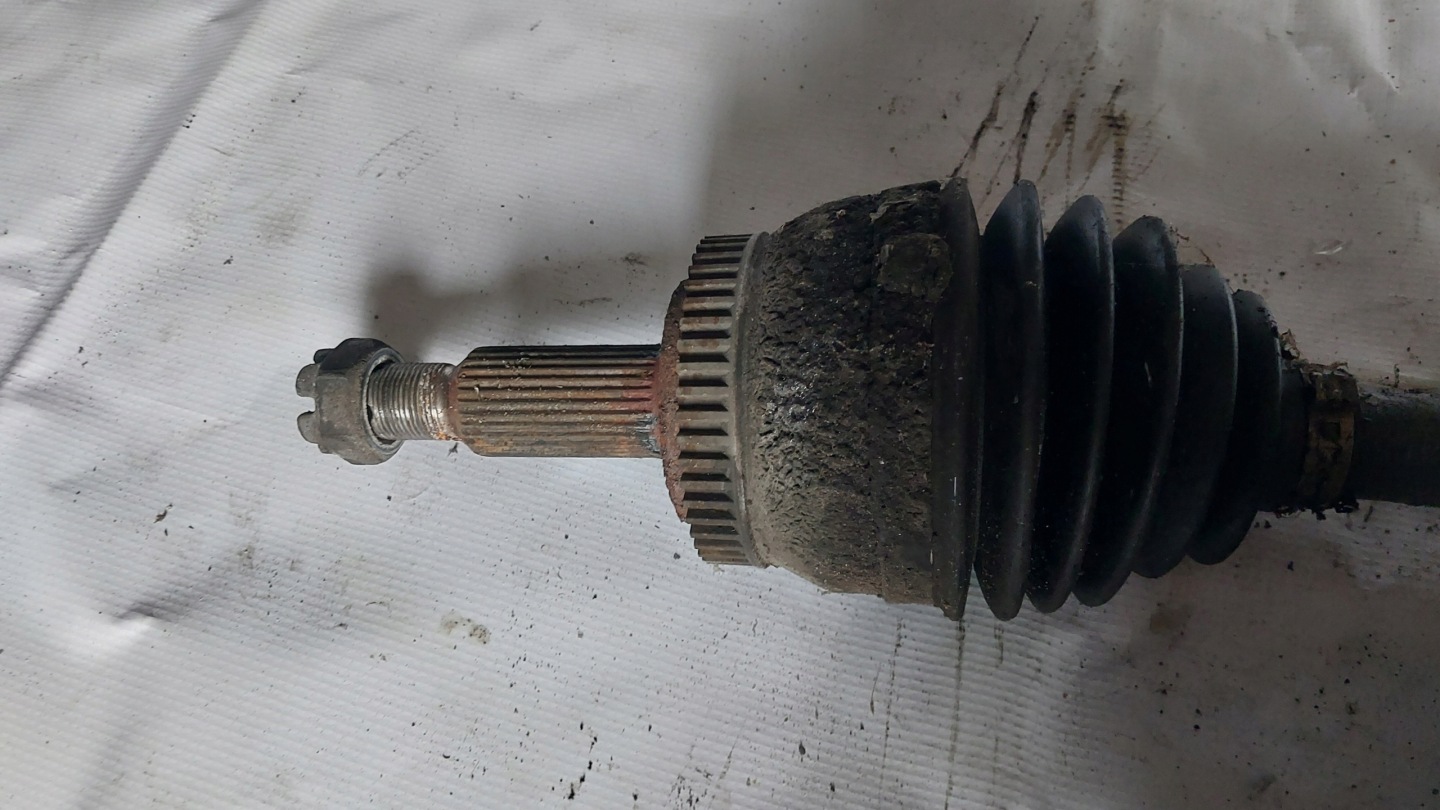 HYUNDAI TUCSON and 04-10 R. 2.0 CRDI semi-axis left front 2WD