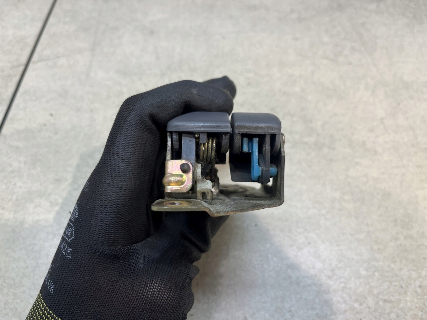 handle inner right rear part KIA SORENTO and 2.5 CRDI