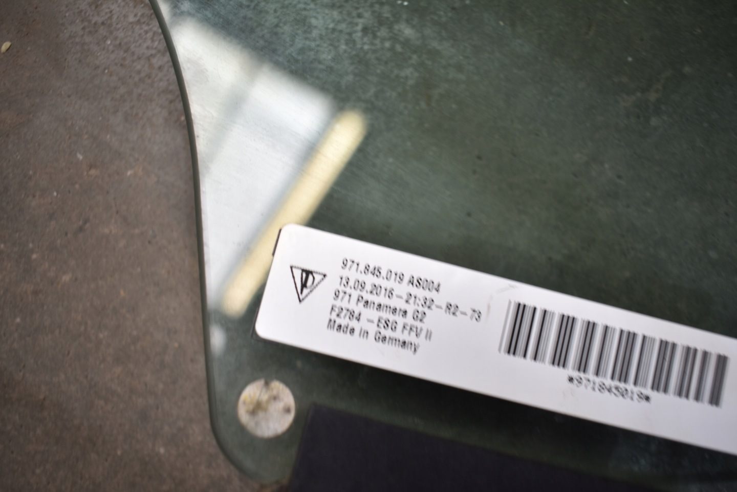 perfect condition window door left front PORSCHE PANAMERA 971 AS2 16R. 1