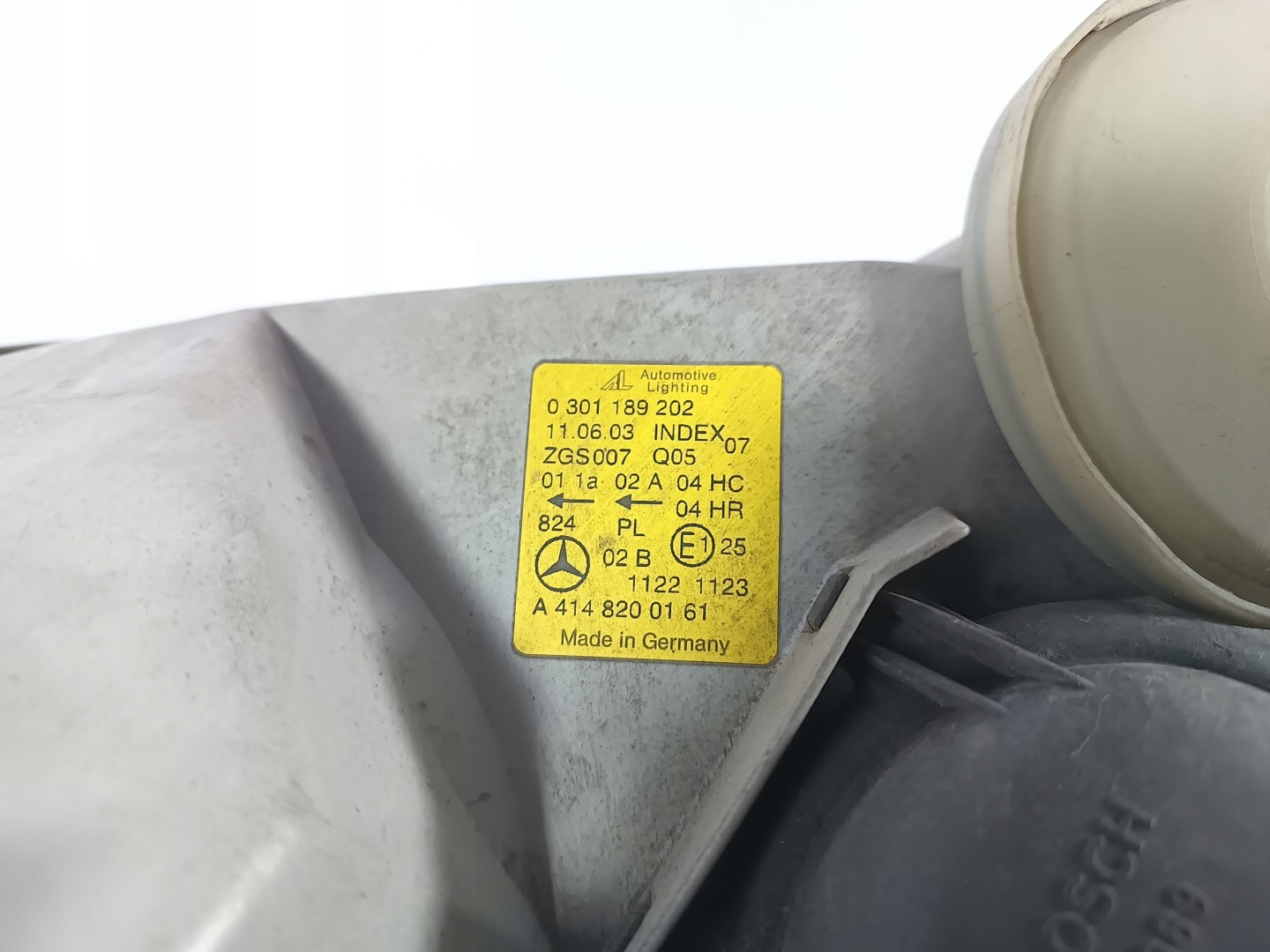 Mercedes Vaneo W414 01-05 REFLEKTOR light right front front 0301189202