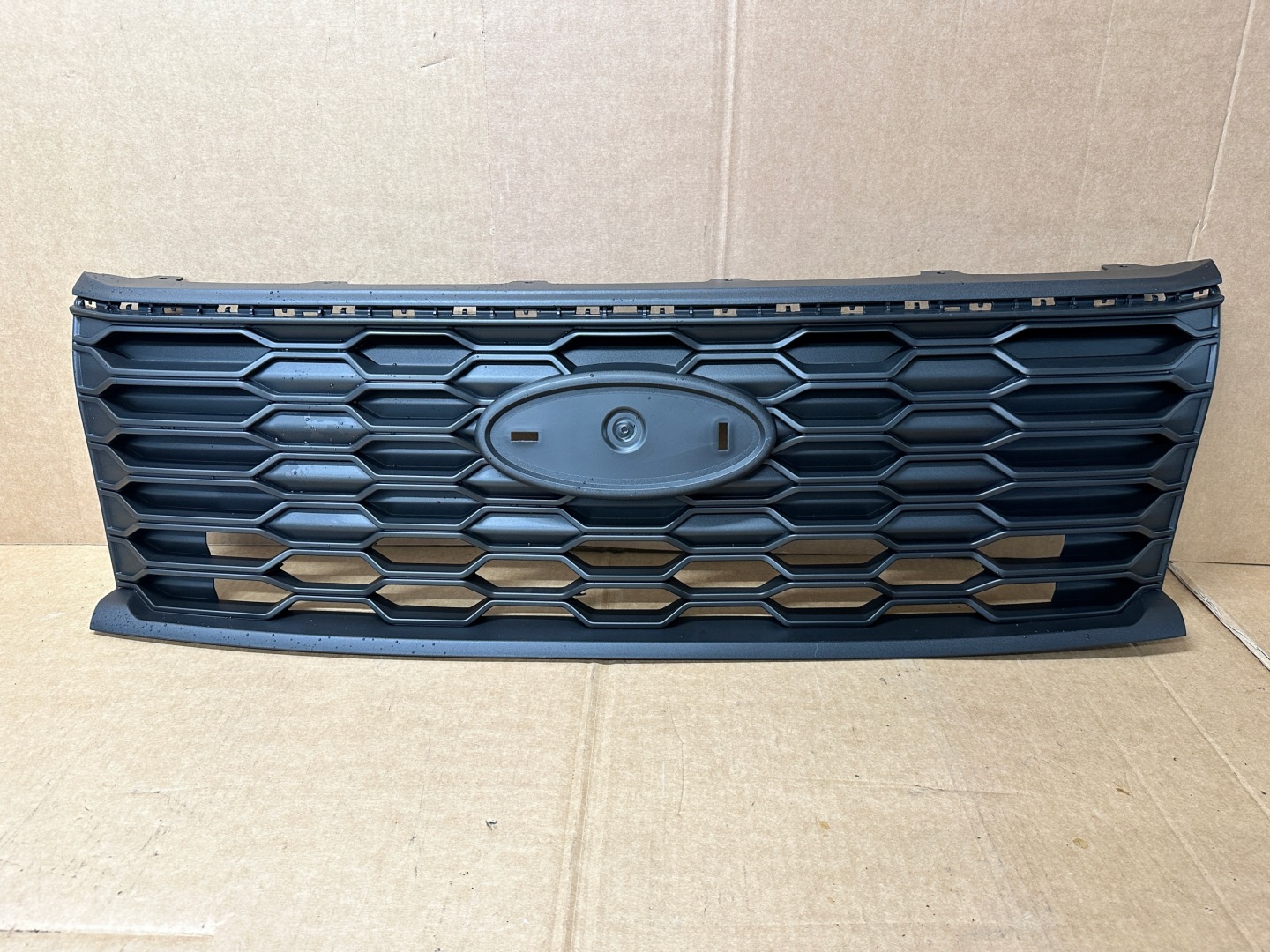 FORD TRANSIT COURIER 23r- maska nova original R2X6-8B271-B