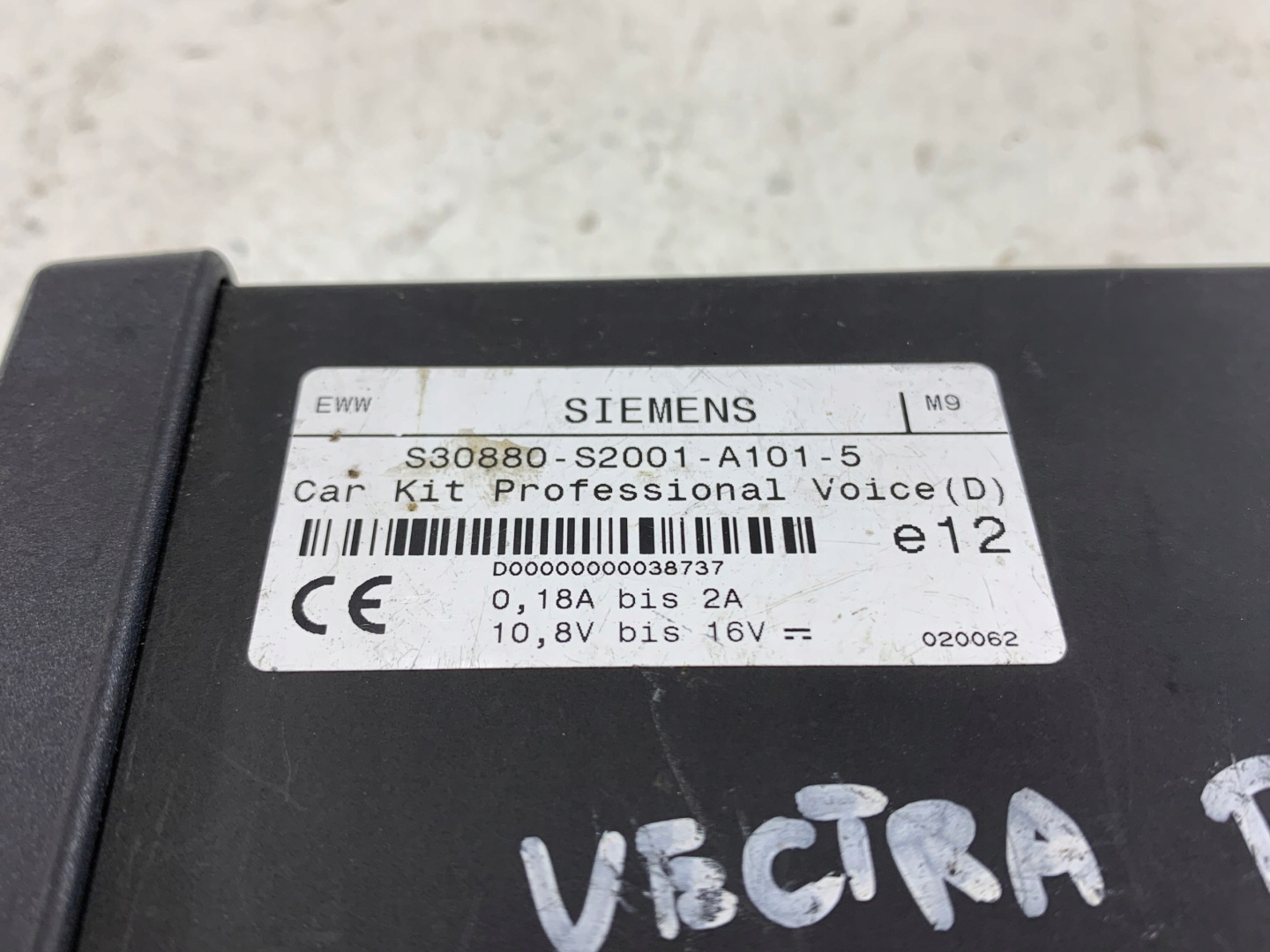 OPEL VECTRA B control unit module TELEFONU S30880-S2001-A101-5 SIEMENS