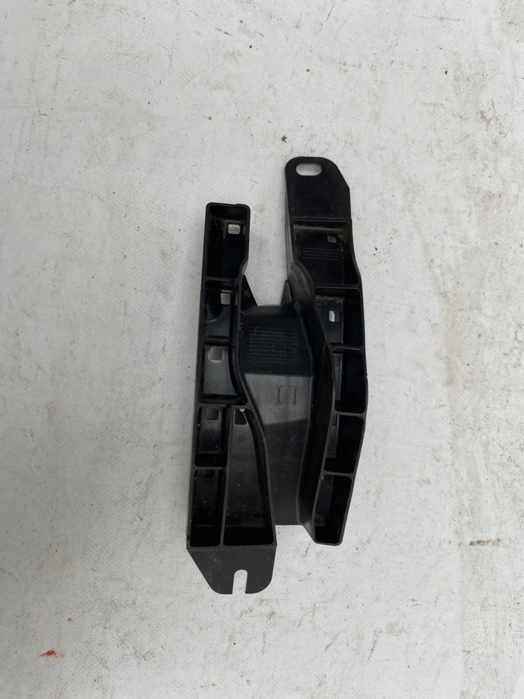 MERCEDES B-KLASA W246 holder supports left front