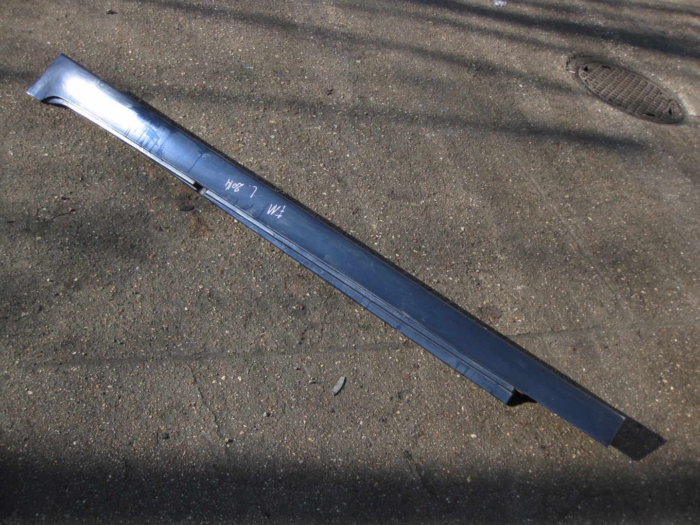 BMW F11 2.5 D 14R moulding cap threshold left 7237075