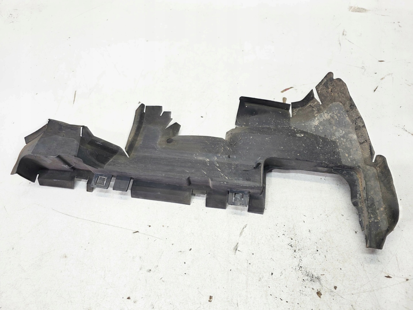 luftansaugkanal rechts AUDI A4 B8 A5 8T 8K0121284G
