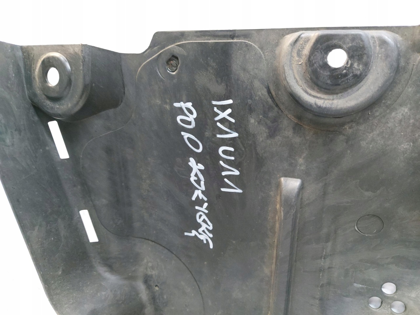 BMW iX1 X1 U11 cover chassis kolyski 9450504