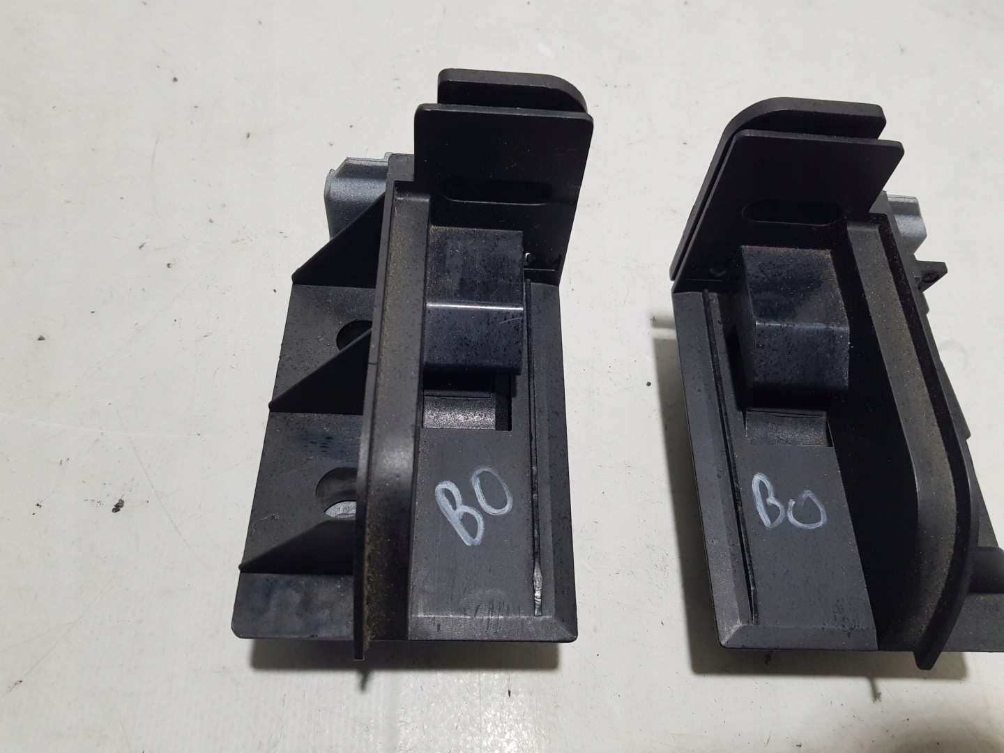 KOMPLET holder lock bracket ROLETY boot BMW X5 F15