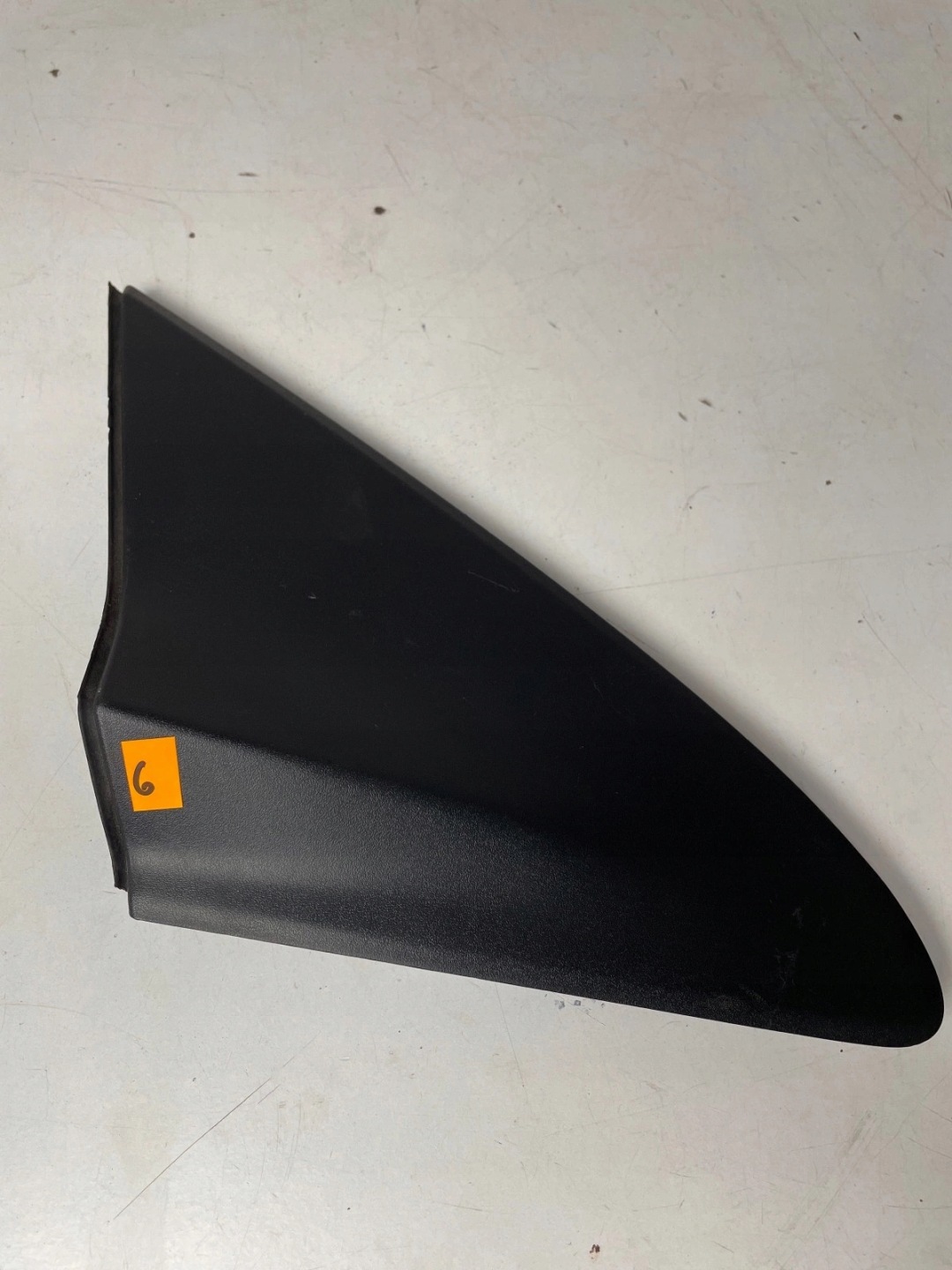 Couvre trojkat de couverture Aile Droite Avant Ford KA MK2