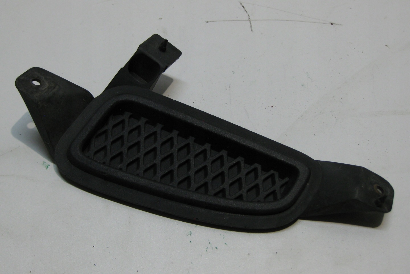 FORD B-MAX 13R 1.0EB grid of a bumper front left AV11-19953-A