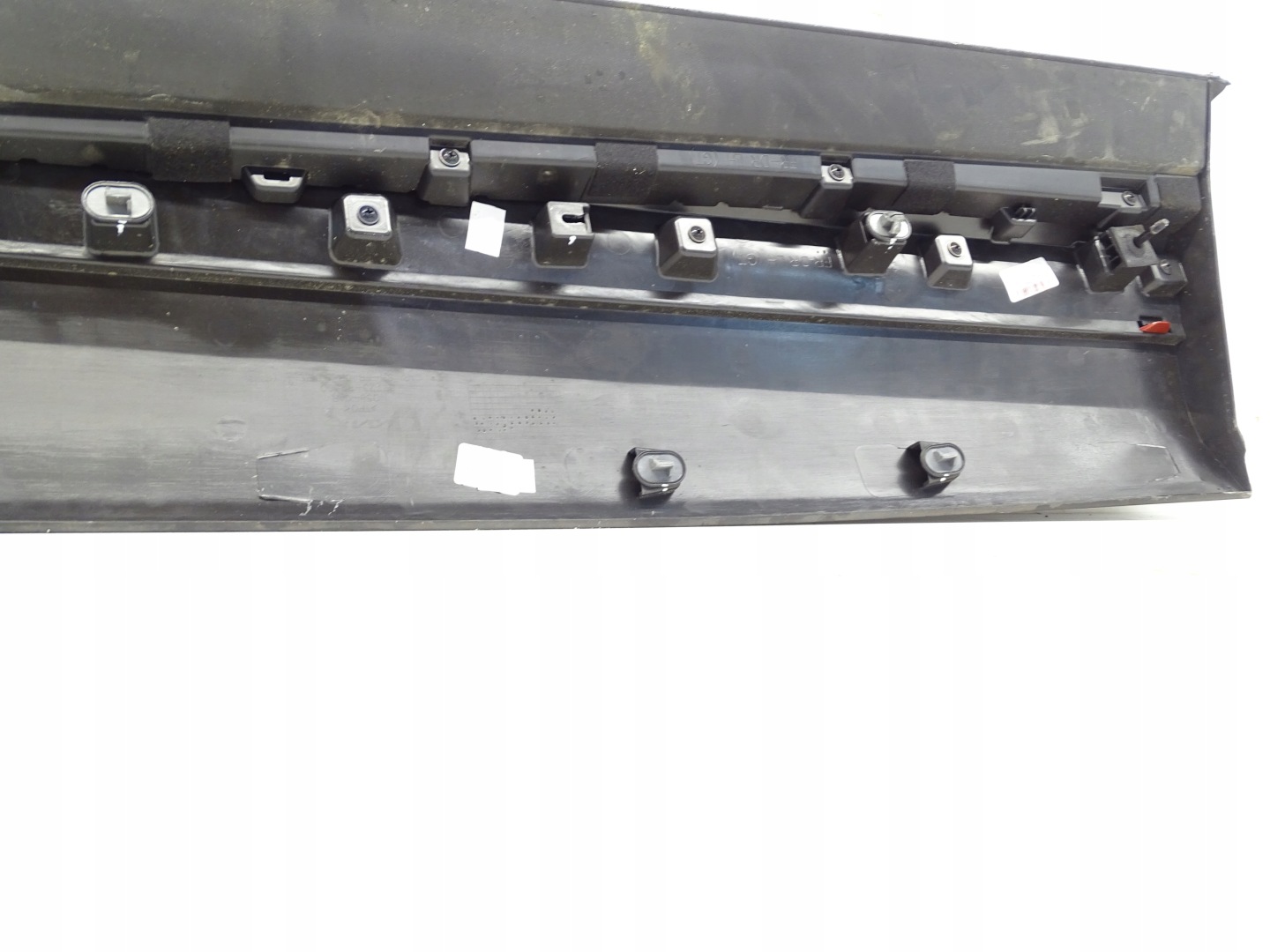 moulding door left front left front KIA SPORTAGE V 87723-R2300