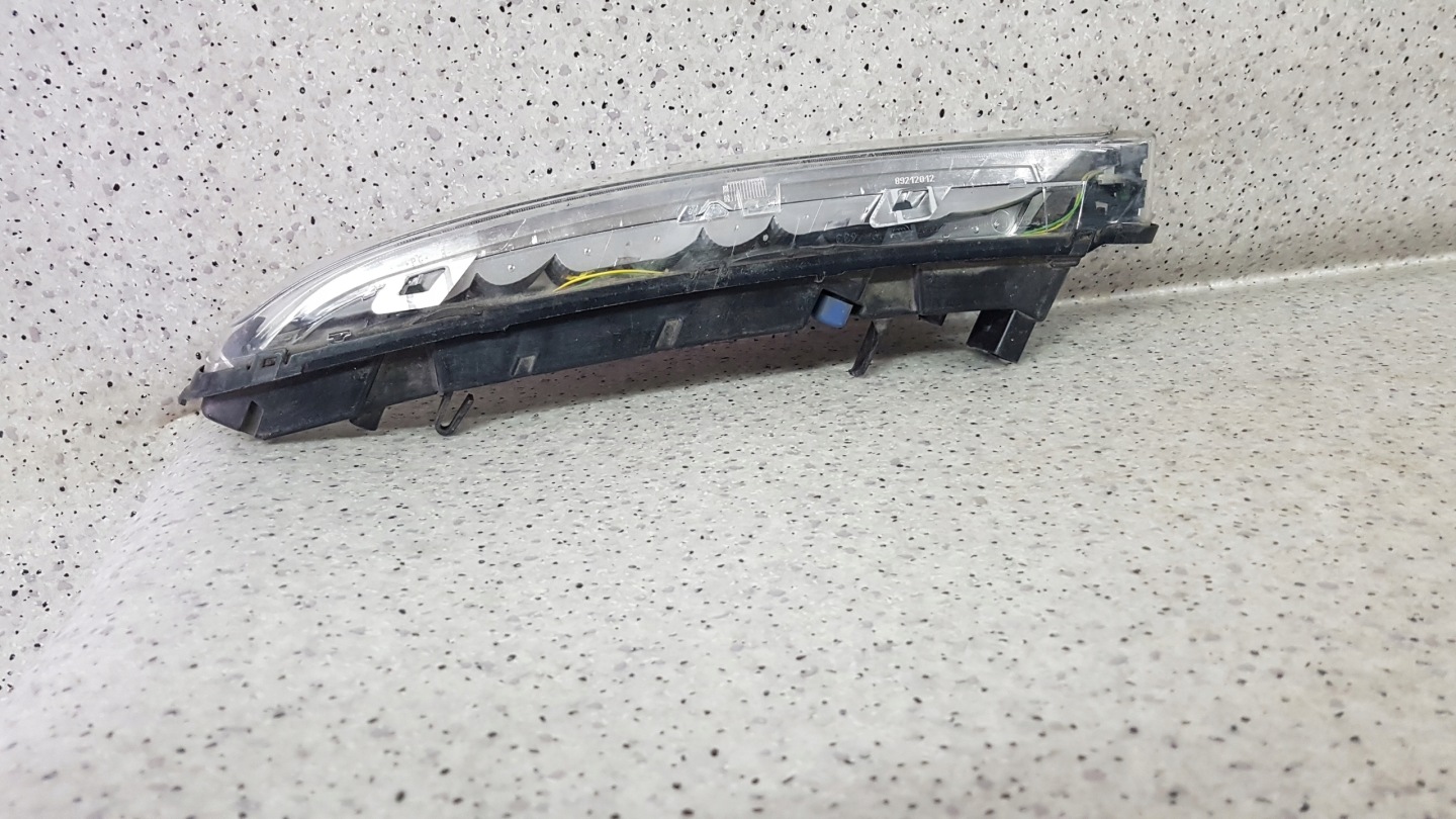 PORSCHE CAYENNE II right light DRL LED 2492