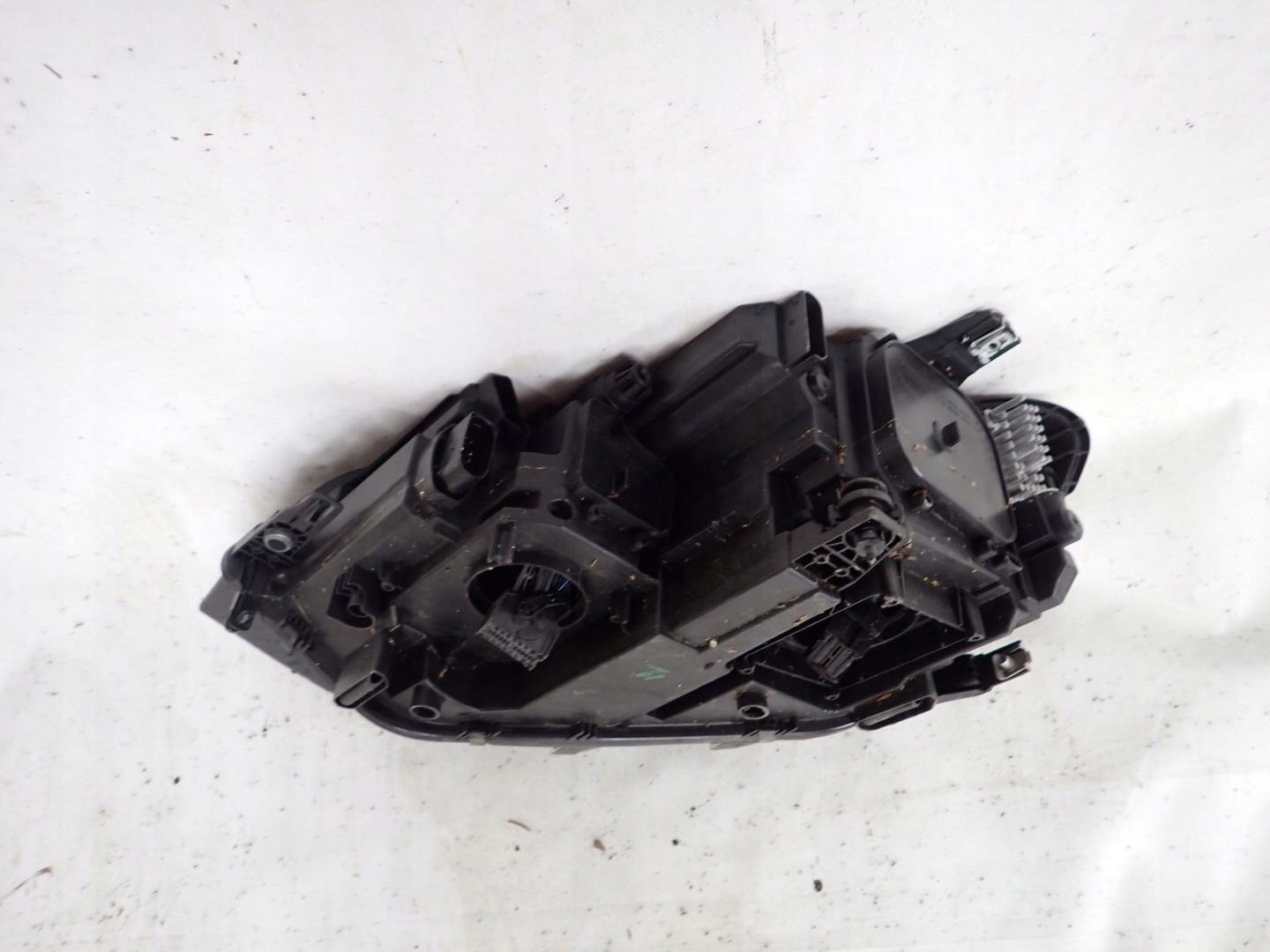 VW TOURAN II 5TB 15- FULL LED light right front