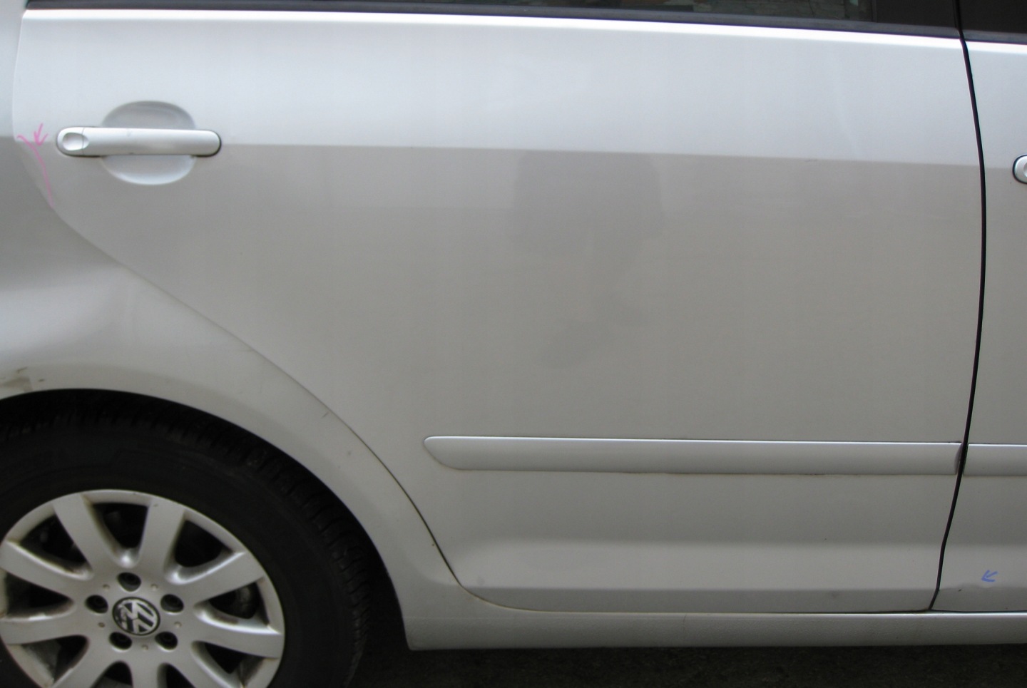 VW GOLF V PLUS 05R Tür rechts heck der Räder. LA7W