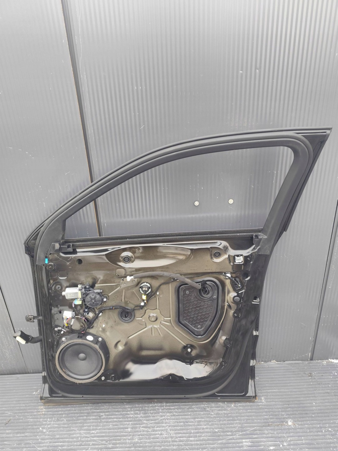 AUDI Q3 83A SPORTBACK door front right complete DEMONTAZ